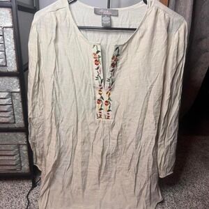 Cream long sleeve blouse with floral embroidery. Size: XL #boho #floral